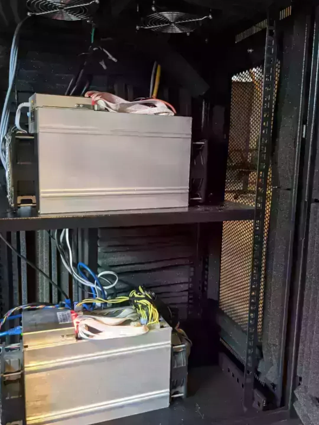 Soundproofing ASIC Miner Enclosures With Acoustic Foam